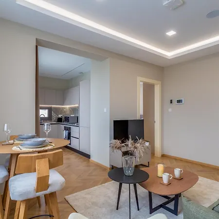 Pantio Living Apartament Meneou