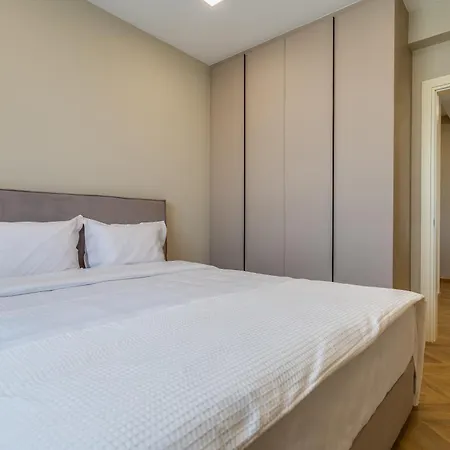 דירה Pantio Living Meneou