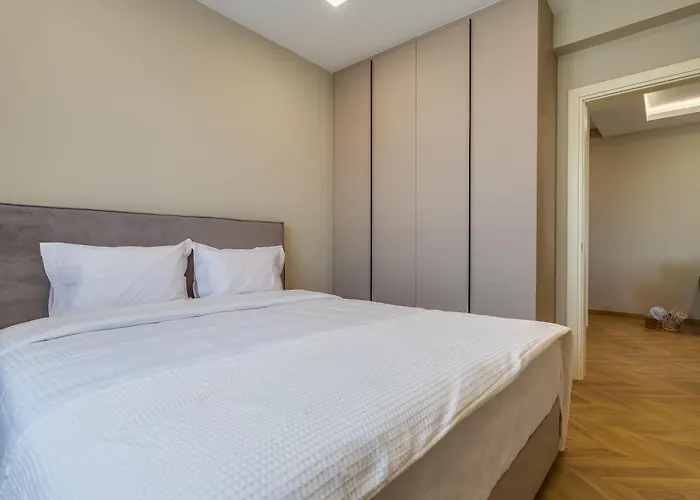 Apartment Pantio Living Meneou