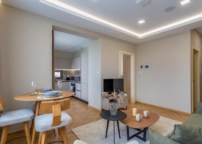 Pantio Living Apartment Meneou