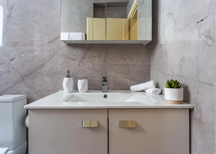 Apartment Pantio Living Meneou